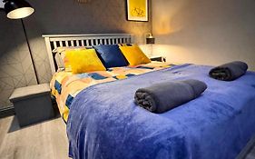 Stylish Studio Flat With Private Patio